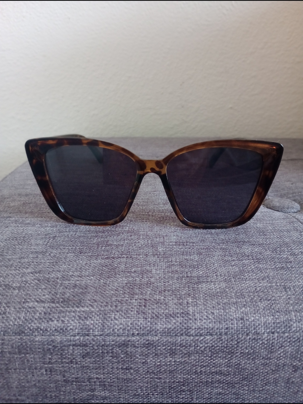 New Women's Tortoiseshell Cat-Eye Sunglasses - Brown
